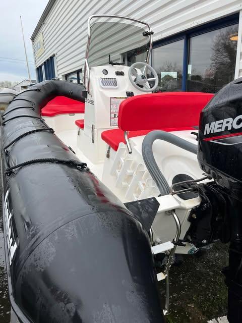 Semi-rigide Bombard Sunrider