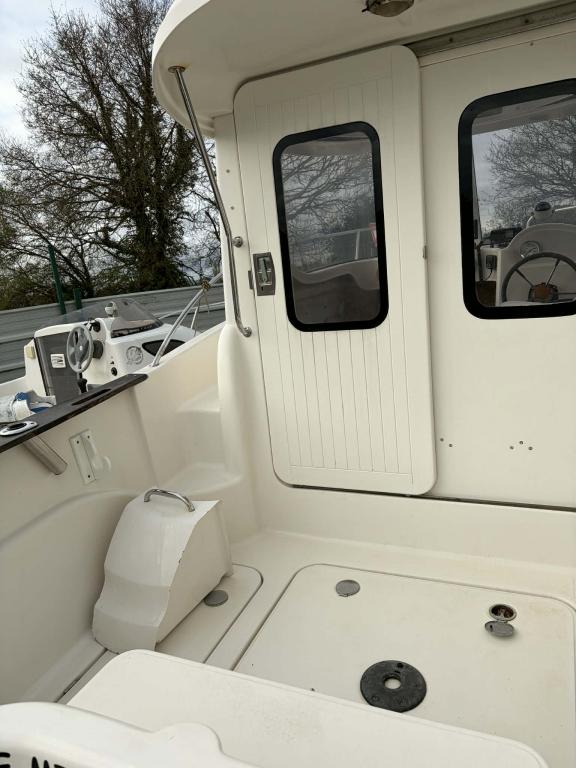 		QUICKSILVER 580 PILOTEHOUSE