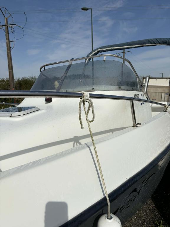 QUICKSILVER 640 CABINE