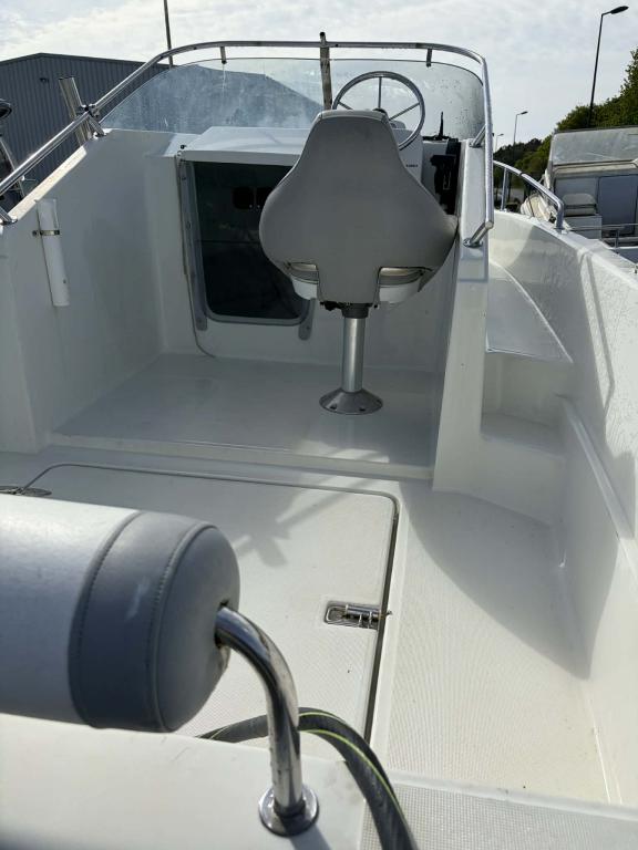 QUICKSILVER 640 CABINE